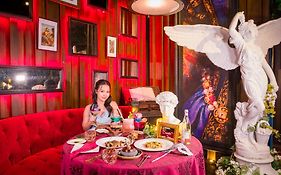 โรงแรมมิวส์ กรุงเทพ หลังสวน เอ็มแกลเลอรี่ - Sha Extra Plus